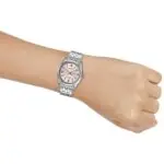 عکس روی مچ LTP-1335D-4AVDF